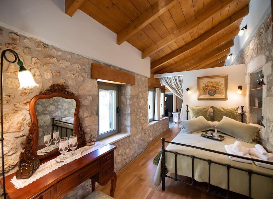 Вилла La Casa Di Bella A Tradional Stone House With Barbecue Karia  Экстерьер фото