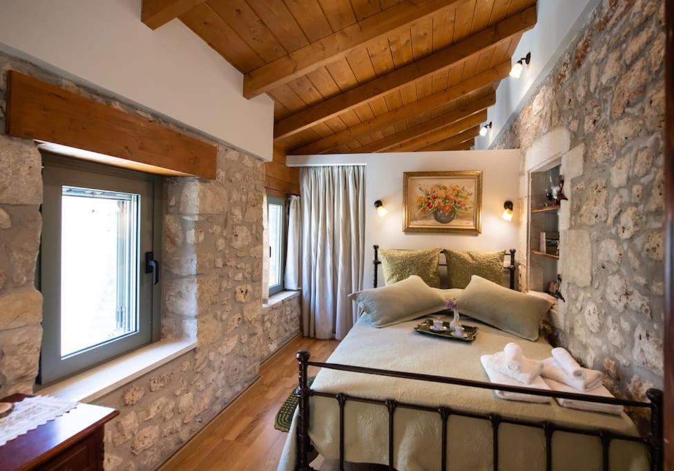 Вилла La Casa Di Bella A Tradional Stone House With Barbecue Karia  Экстерьер фото