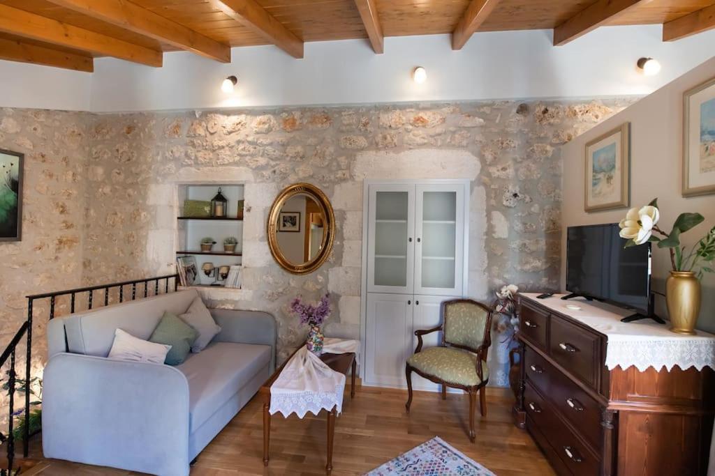 Вилла La Casa Di Bella A Tradional Stone House With Barbecue Karia  Экстерьер фото
