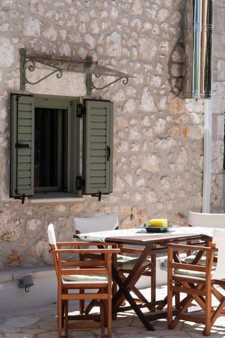 Вилла La Casa Di Bella A Tradional Stone House With Barbecue Karia  Экстерьер фото