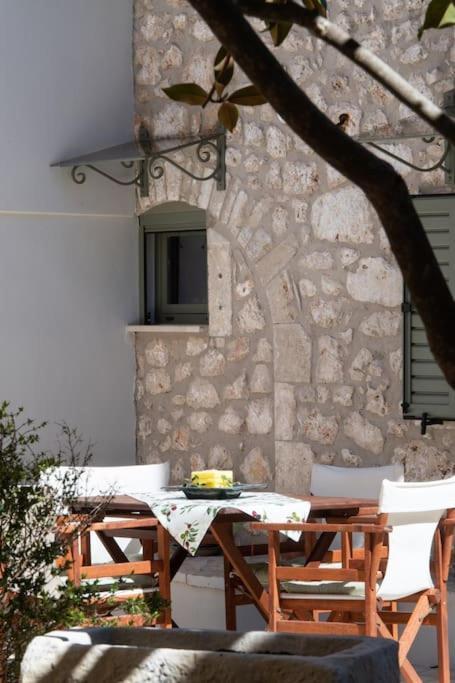 Вилла La Casa Di Bella A Tradional Stone House With Barbecue Karia  Экстерьер фото