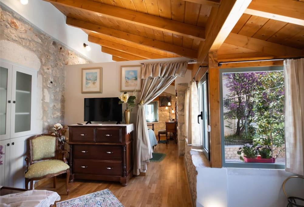 Вилла La Casa Di Bella A Tradional Stone House With Barbecue Karia  Экстерьер фото