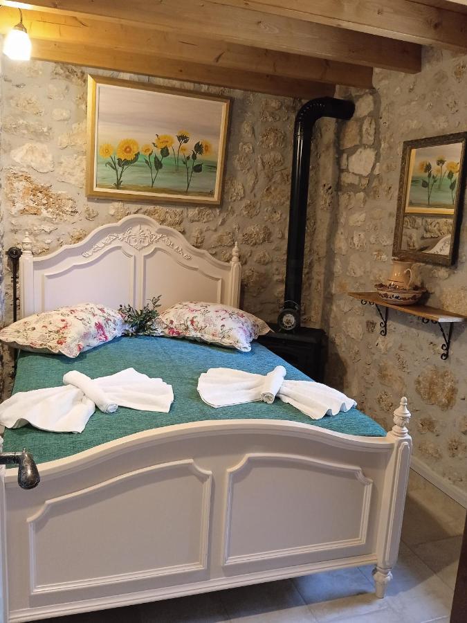 Вилла La Casa Di Bella A Tradional Stone House With Barbecue Karia  Экстерьер фото